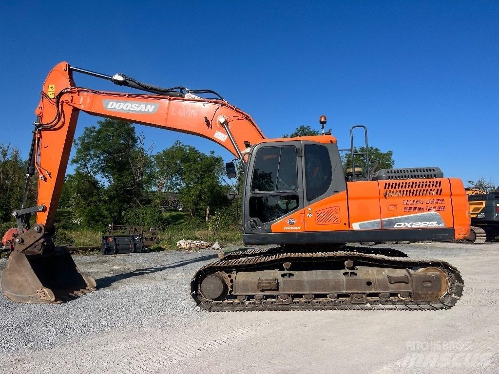 Doosan DX 225 LC-5 Escavadoras de rastos