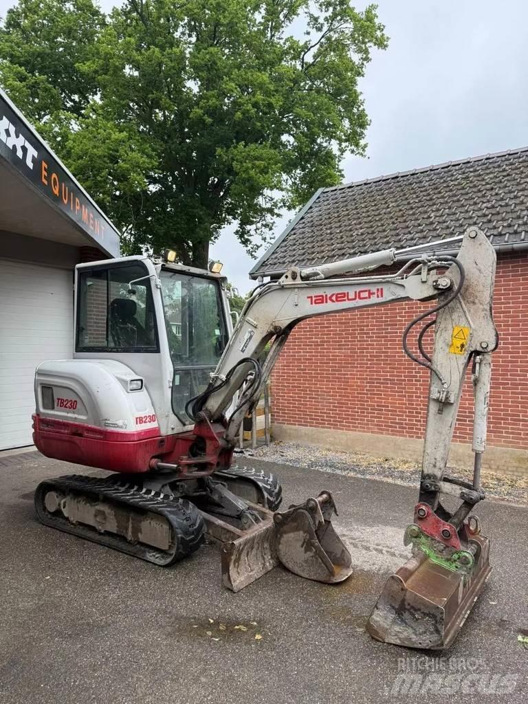 Takeuchi TB230 Mini Escavadoras <7t
