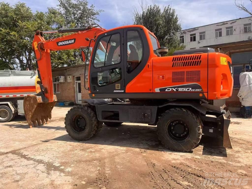 Doosan DH150W Escavadoras de rodas