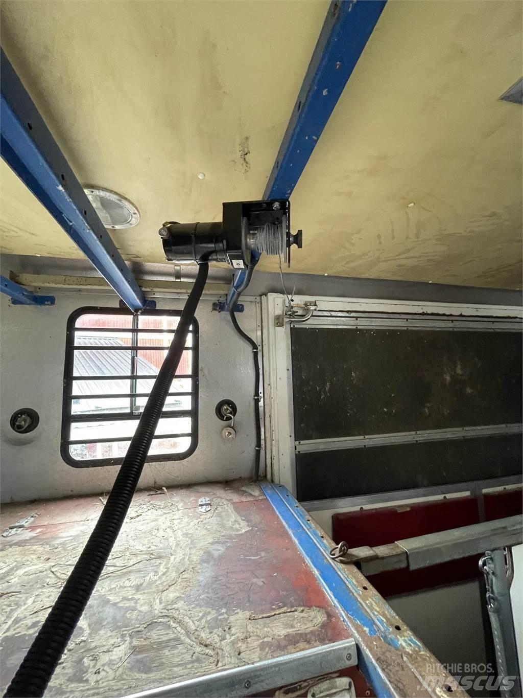 Volvo FL7 Camiões de transporte de animais