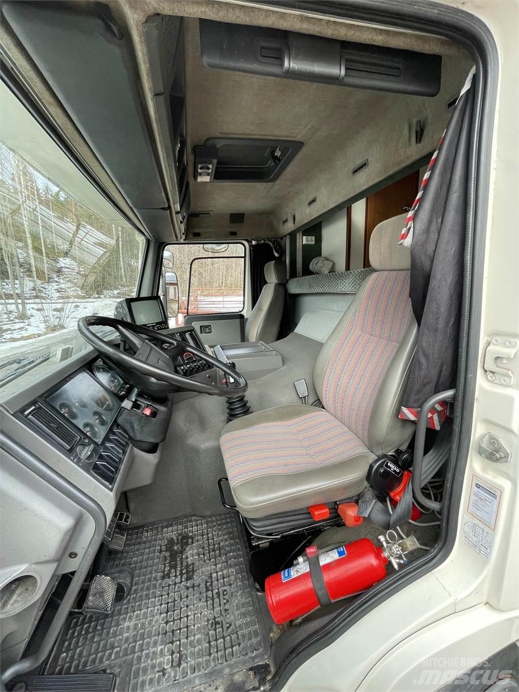 Volvo FL7 Camiões de transporte de animais
