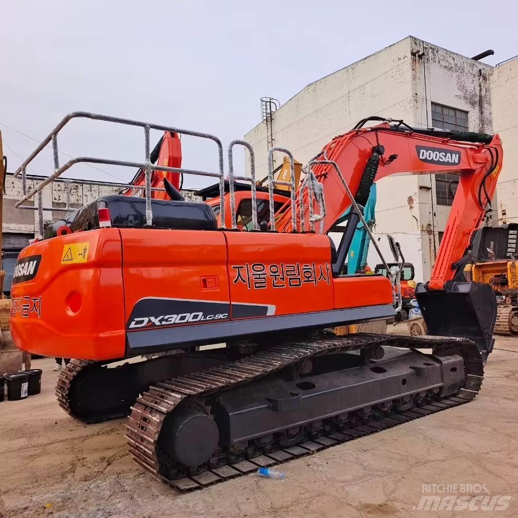 Doosan DX 300 Escavadoras de rastos