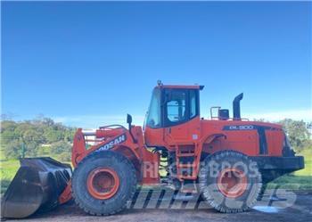 Doosan DL 300 Pás carregadoras de rodas