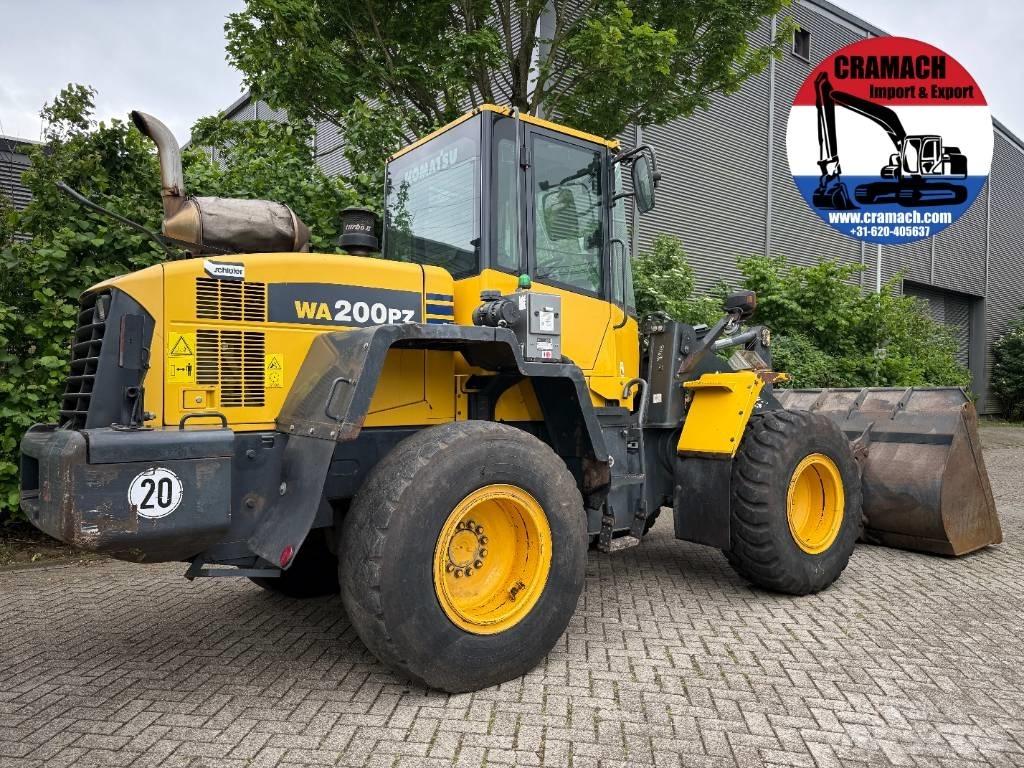 Komatsu WA 200 PZ-6 Pás carregadoras de rodas