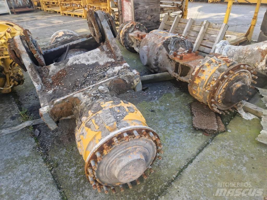 Liebherr L 586 Eixos