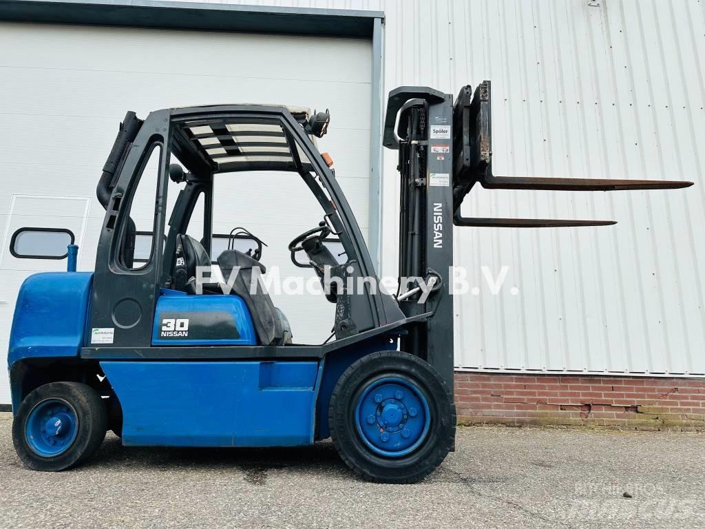 Nissan FGD 02A-300 Empilhadores Diesel