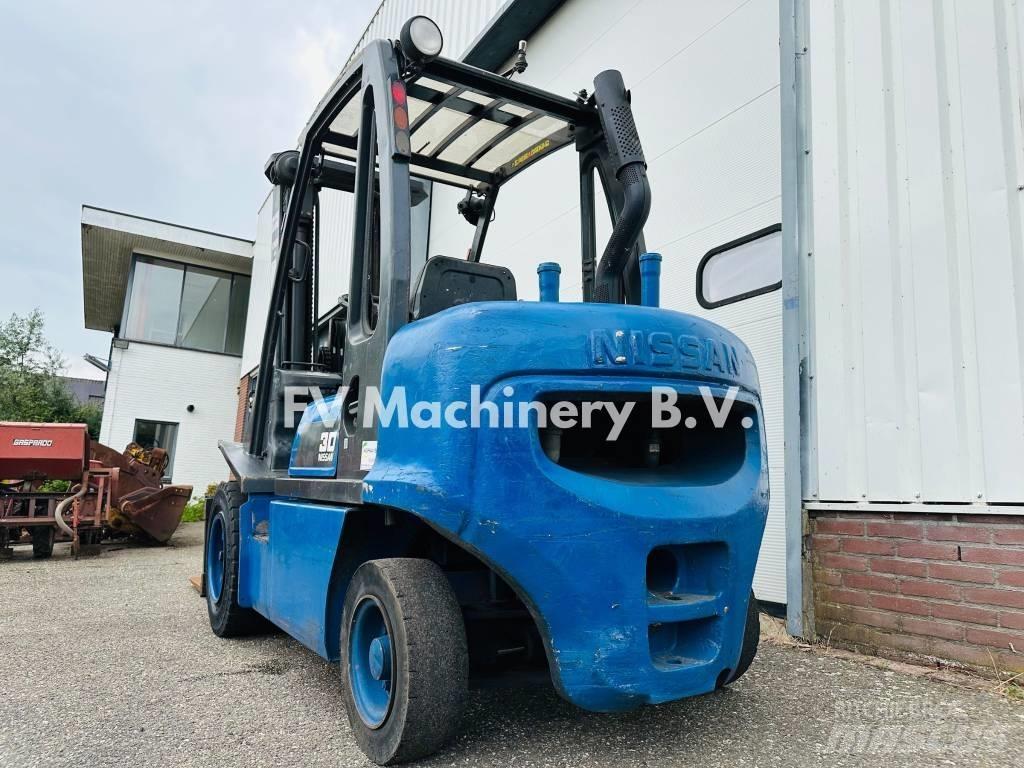 Nissan FGD 02A-300 Empilhadores Diesel
