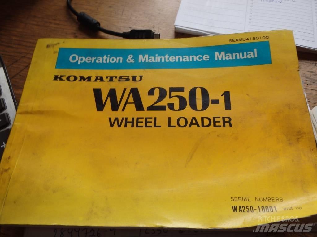 Komatsu WA 250-1 Pás carregadoras de rodas