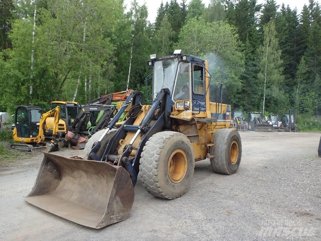 Komatsu WA 250-1 Pás carregadoras de rodas