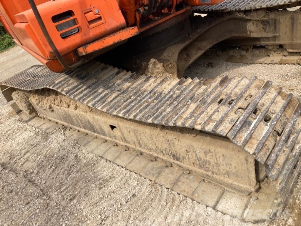 Hitachi EX 135 Escavadoras de rastos