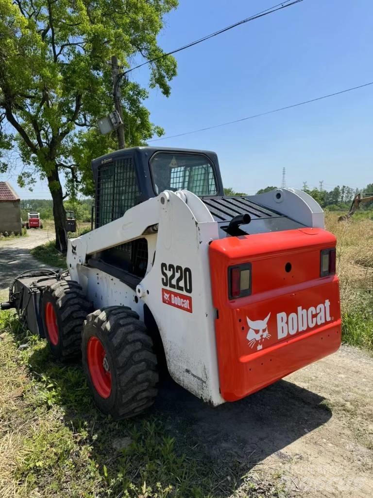 Bobcat S 220 Carregadoras de direcção deslizante