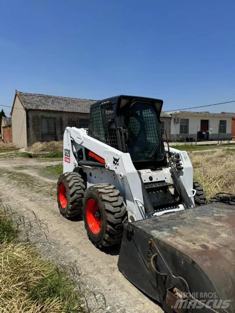 Bobcat S 220 Carregadoras de direcção deslizante