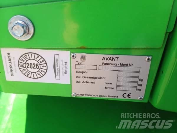 Avant 528 Carregadoras de direcção deslizante