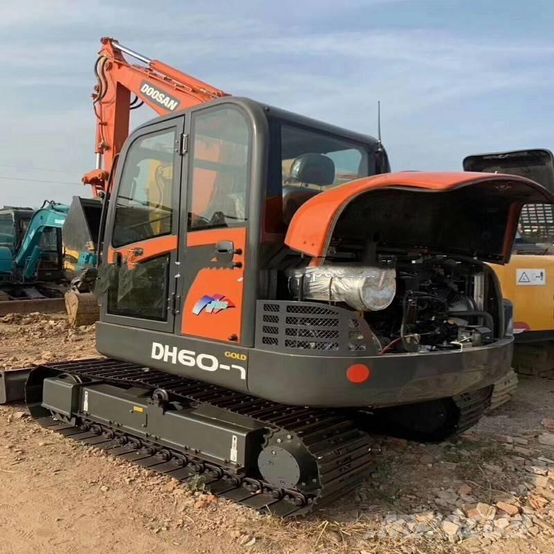 Doosan DX60 Escavadoras de rastos