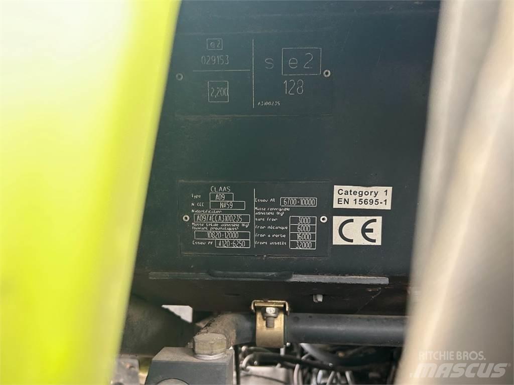 CLAAS Axion 810 Tratores Agrícolas usados