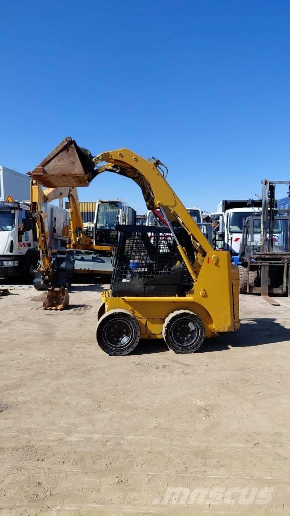 CAT 216 B Mini carregadoras
