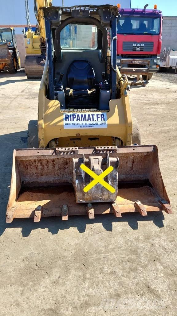 CAT 216 B Mini carregadoras