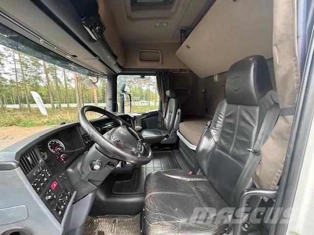 Scania R-serie Camiões de caixa fechada