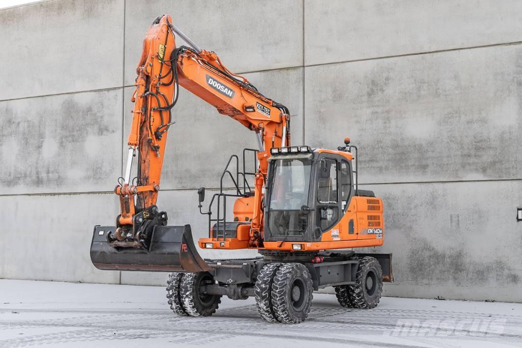 Doosan DX 140 W-3 Escavadoras de rodas