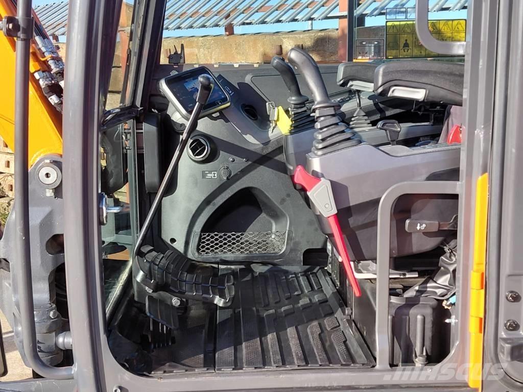 Develon DX85R Escavadoras Midi 7t - 12t