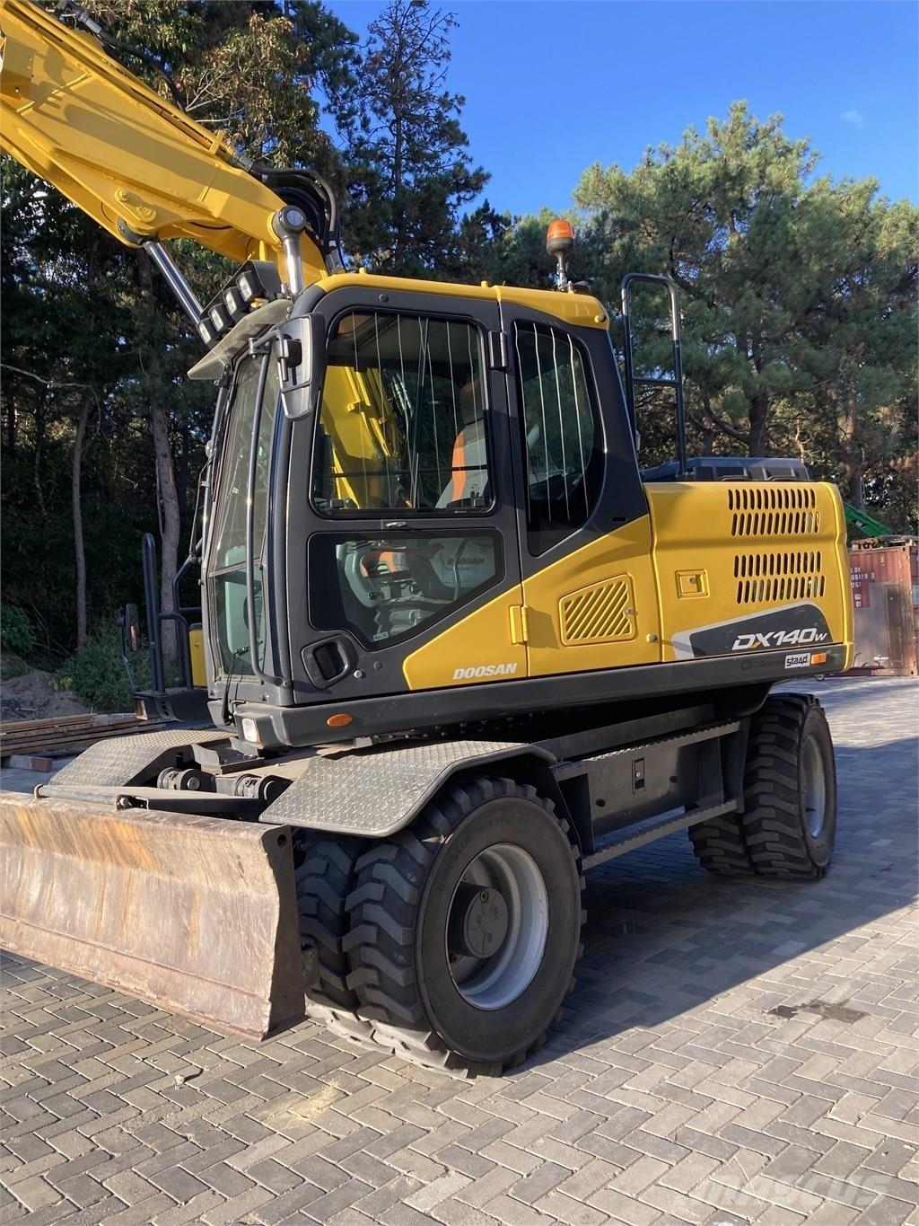 Doosan DX140W-5 Escavadoras de rodas