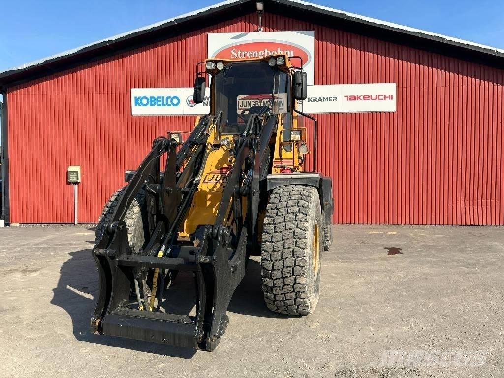 Ljungby L 15 Pás carregadoras de rodas