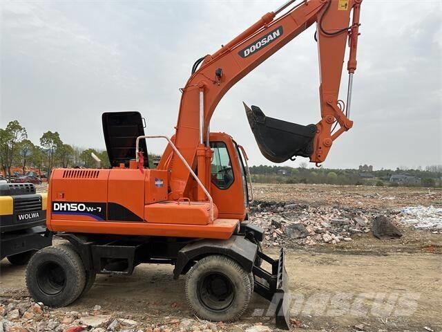 Doosan DH150W Escavadoras de rodas