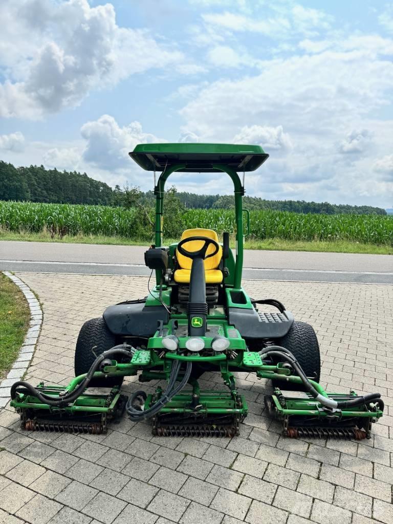 John Deere 8700 A Corta-Relvas Fairway