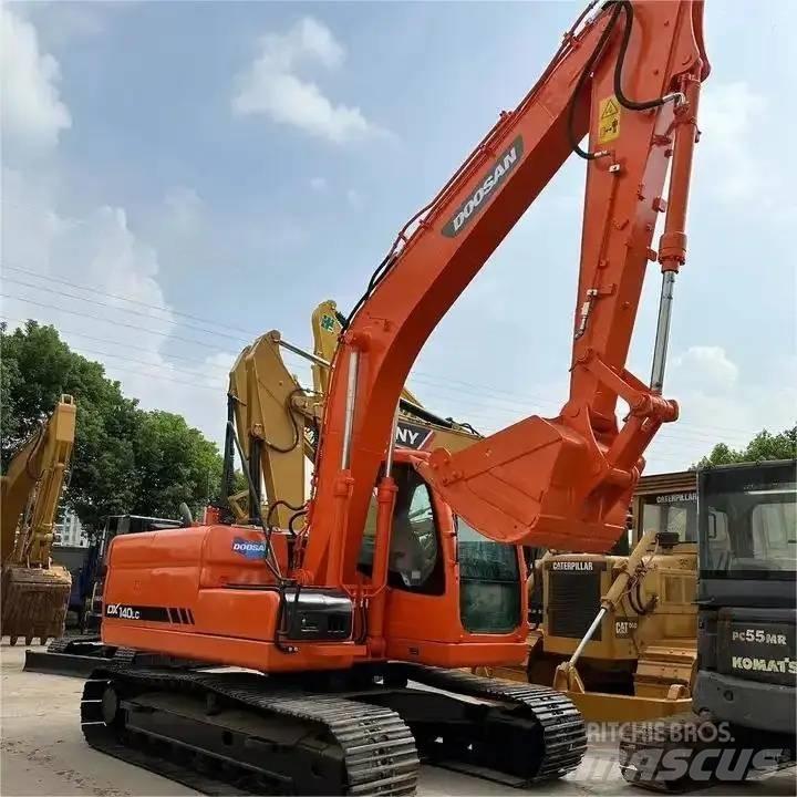Doosan DX 140 LC Escavadoras de rastos