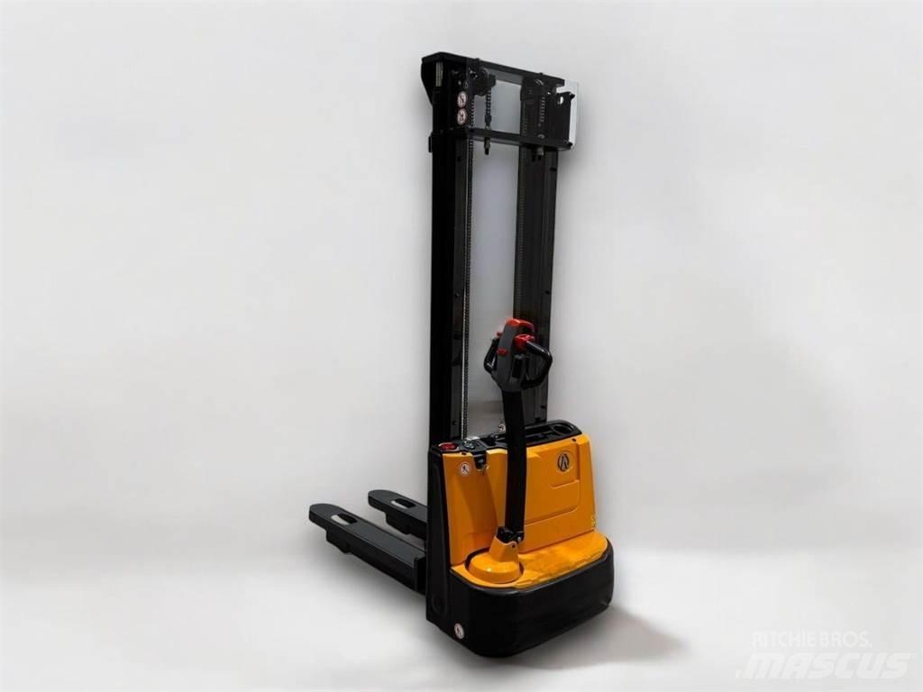  ESA121 2S360 Empilhador para operador externo