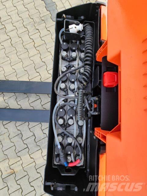 BT LWE140 Empilhador para operador externo