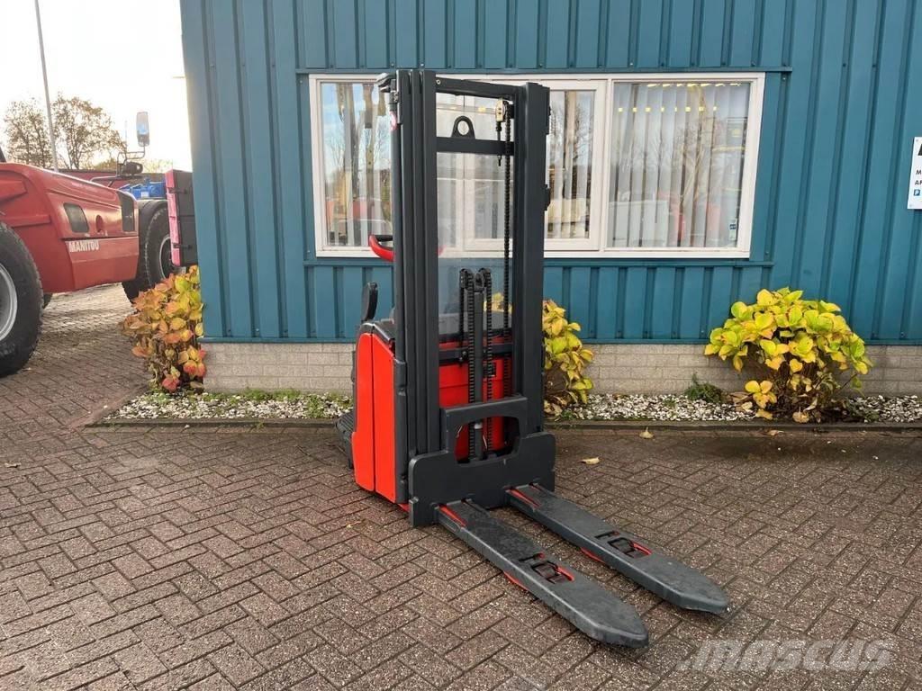 Linde L16AP Empilhador para operador externo