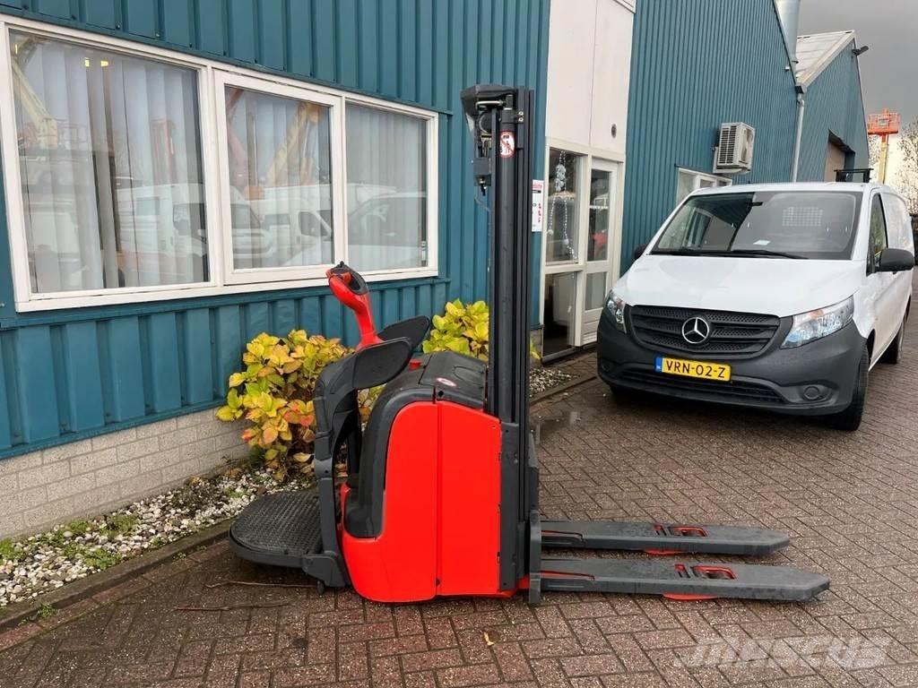 Linde L16AP Empilhador para operador externo