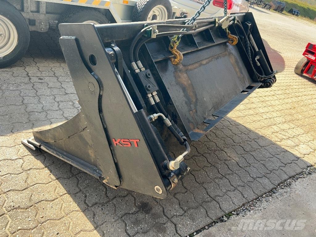  KST 4 i en skovl Baldes