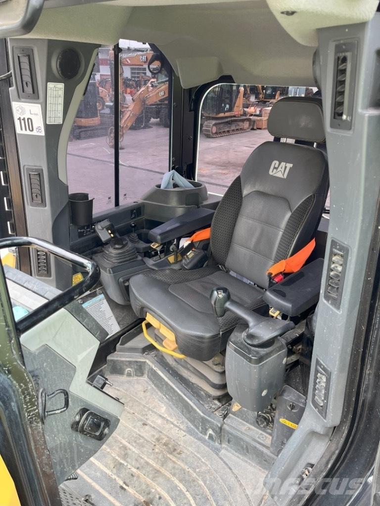 CAT D 5 LGP Dozers - Tratores rastos