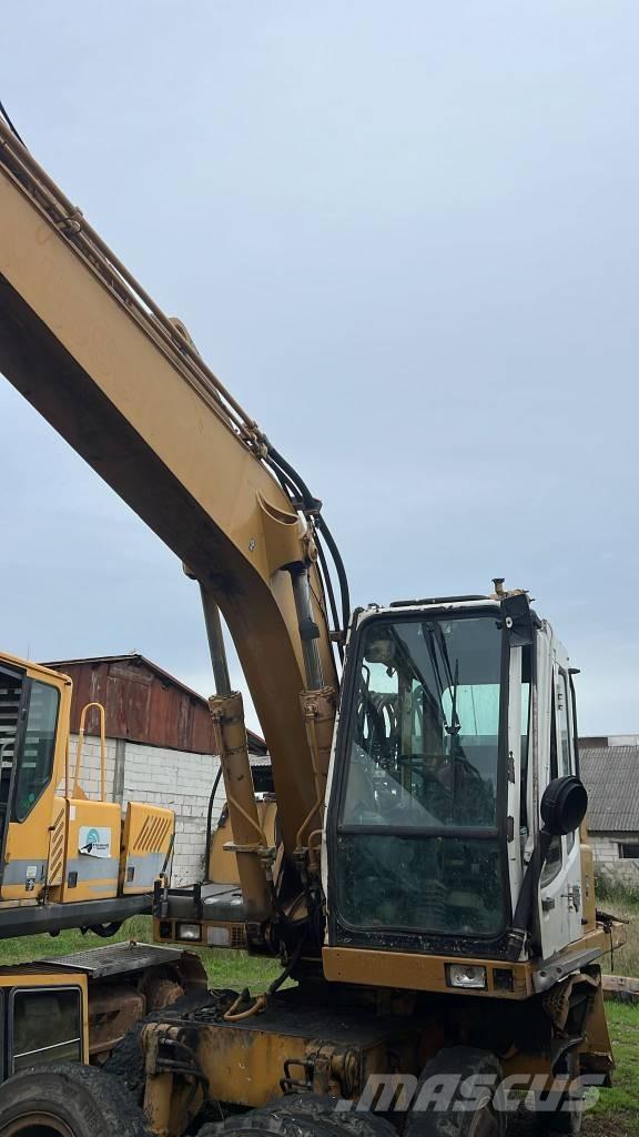 Liebherr A 904 Travőes