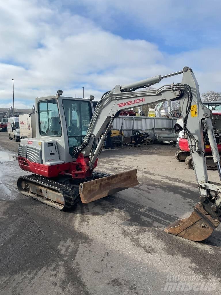 Takeuchi TB 235 Mini Escavadoras <7t