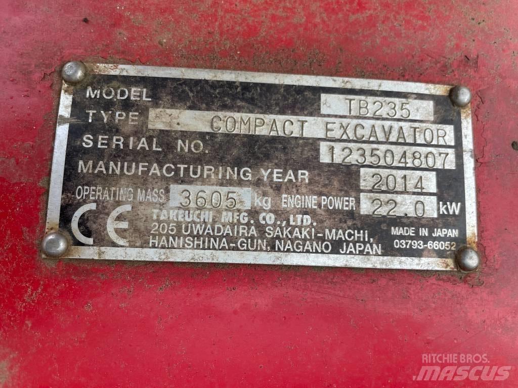 Takeuchi TB 235 Mini Escavadoras <7t