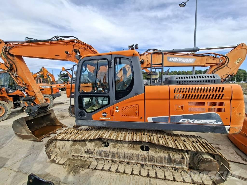 Doosan DX 225 LC-5 Escavadoras de rastos
