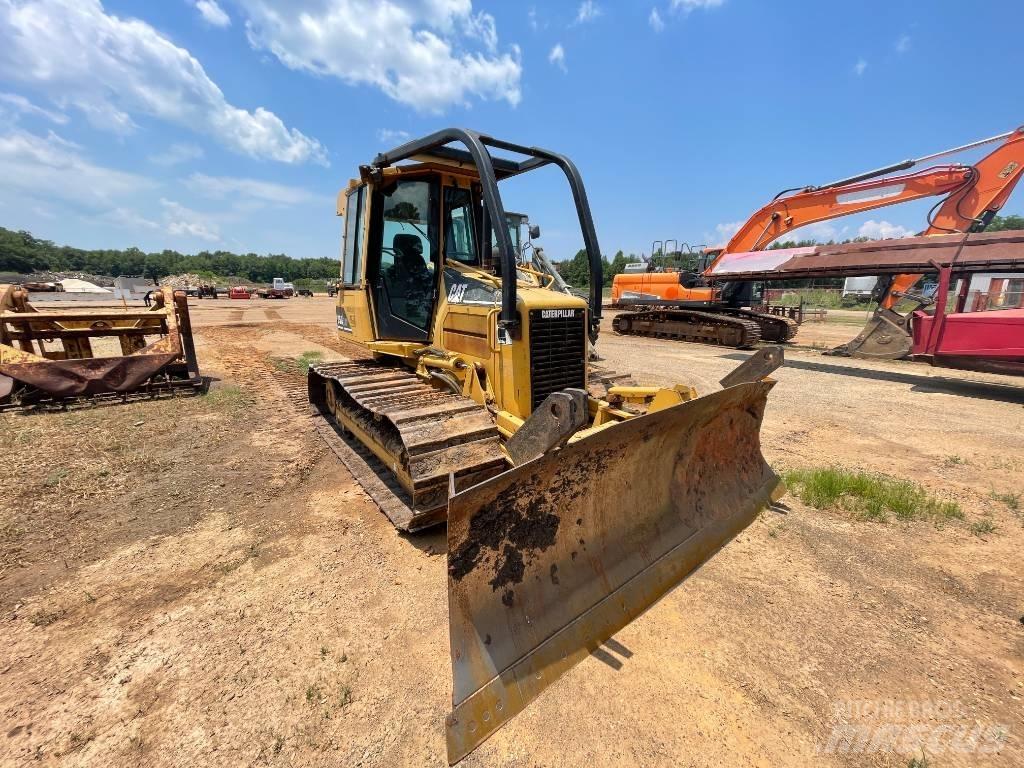 CAT D 5 LGP Dozers - Tratores rastos