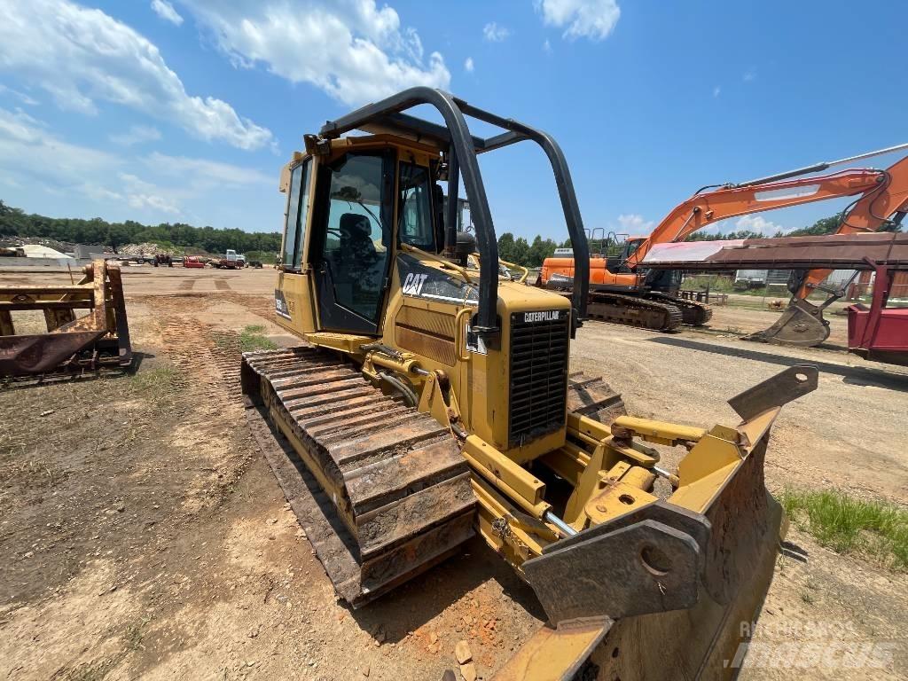 CAT D 5 LGP Dozers - Tratores rastos