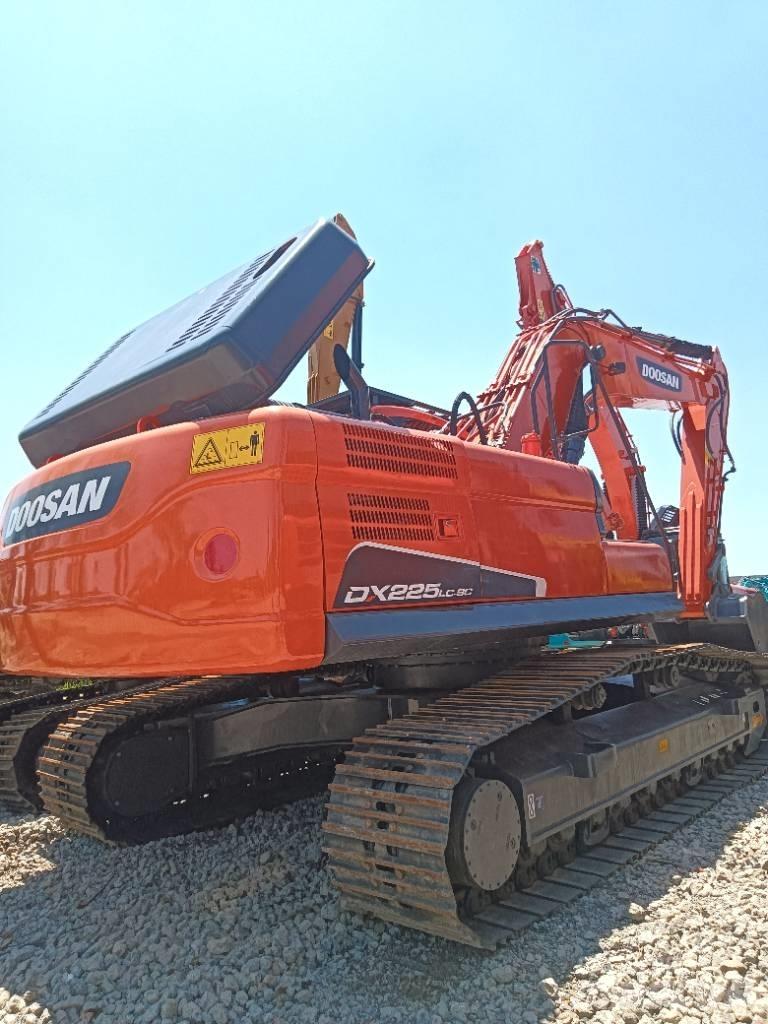 Doosan DX 225 Escavadoras de rastos