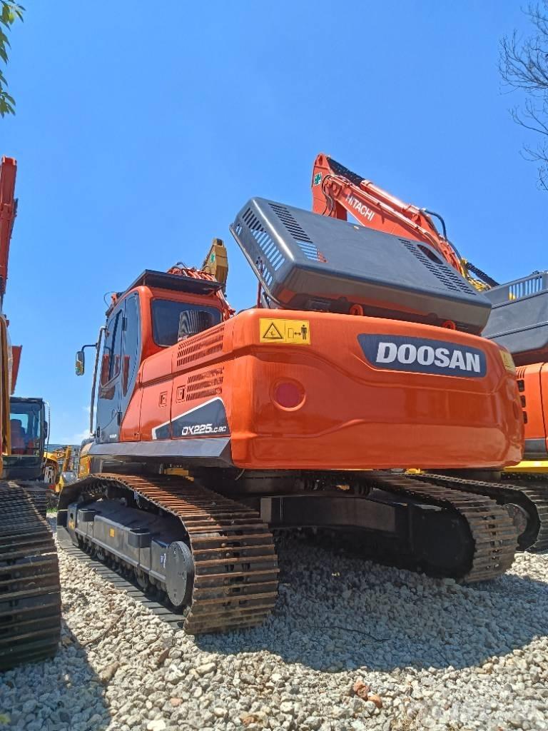 Doosan DX 225 Escavadoras de rastos