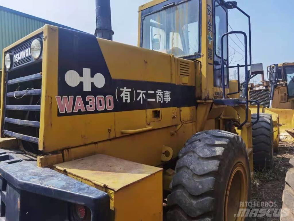 Komatsu WA 300 Pás carregadoras de rodas