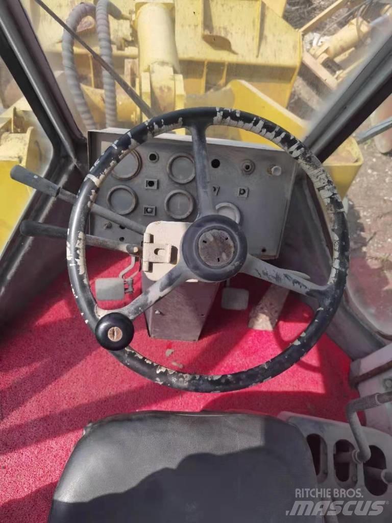 Komatsu WA 300 Pás carregadoras de rodas