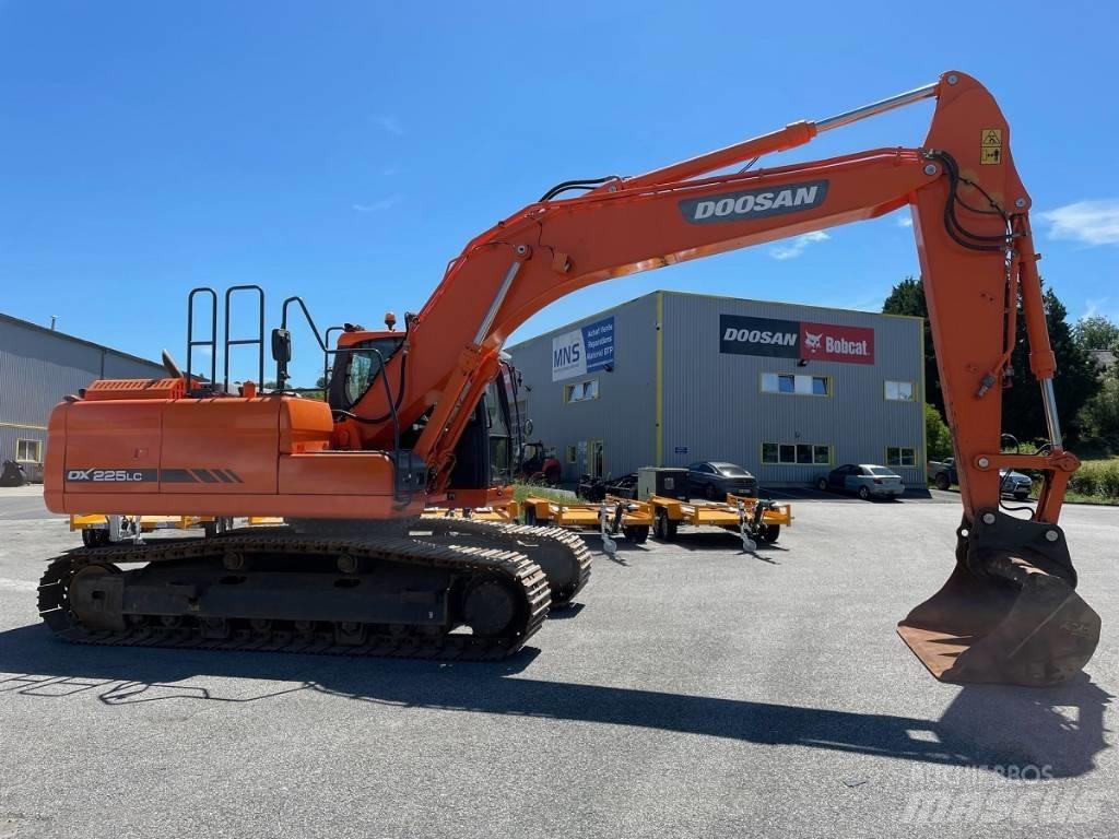 Doosan DX 225 LC-3 Escavadoras de rastos
