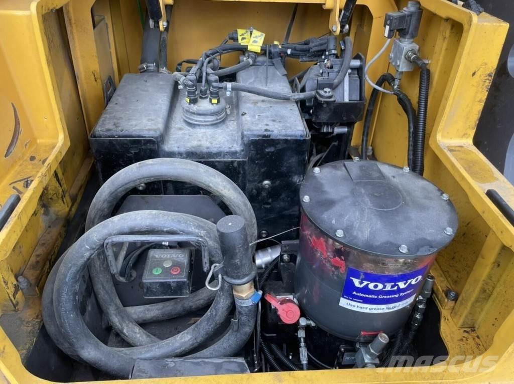 Volvo EC300 E Escavadoras de rastos