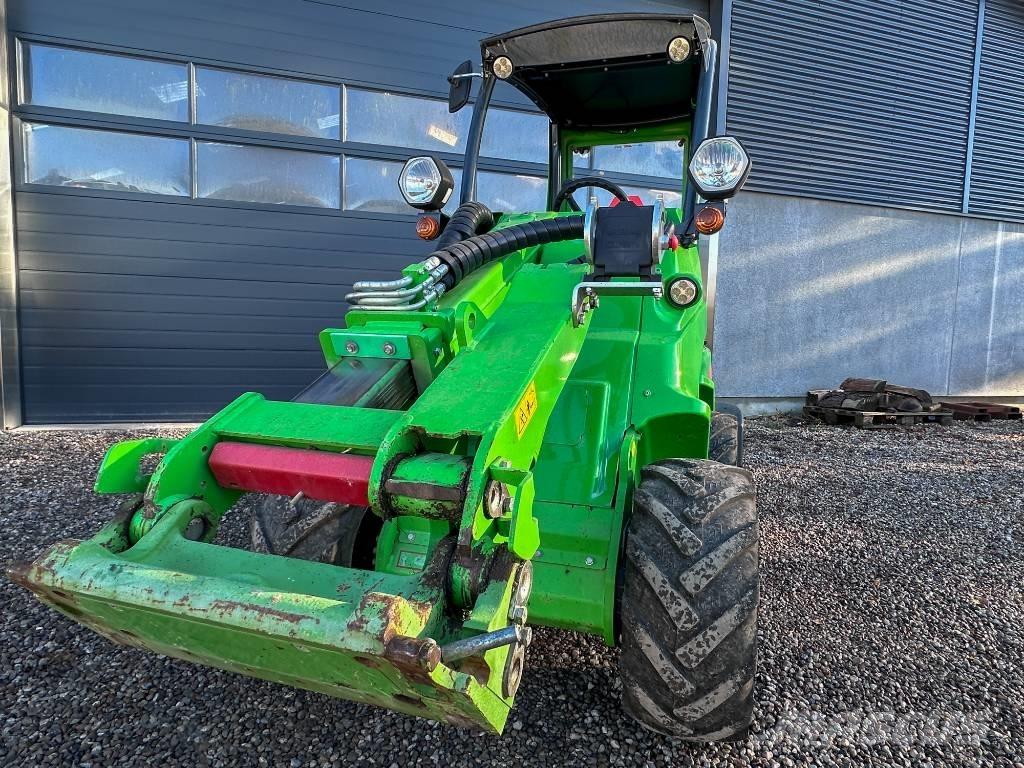 Avant 528 Carregadora multifunções