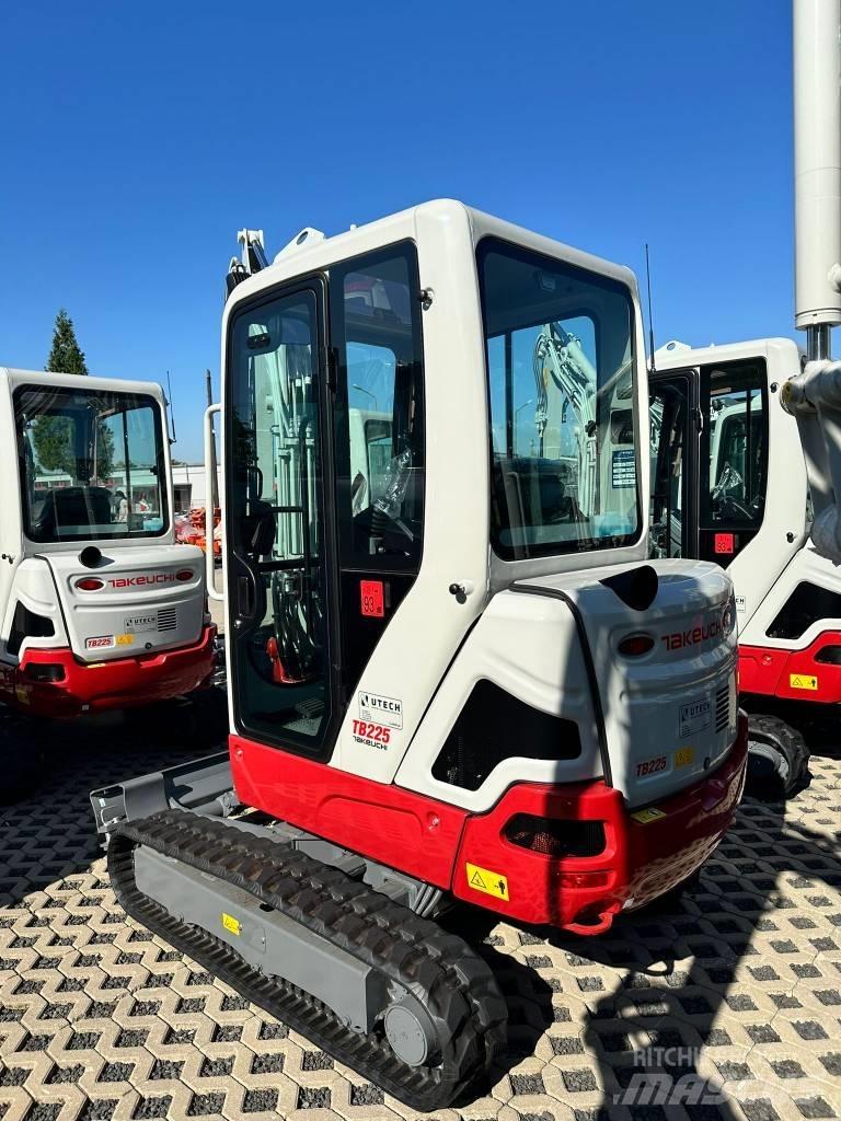 Takeuchi TB225 V3 Mini Escavadoras <7t