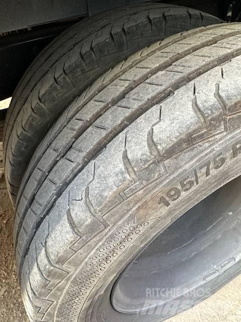 Iveco 35C 12 Carrinhas de caixa fechada